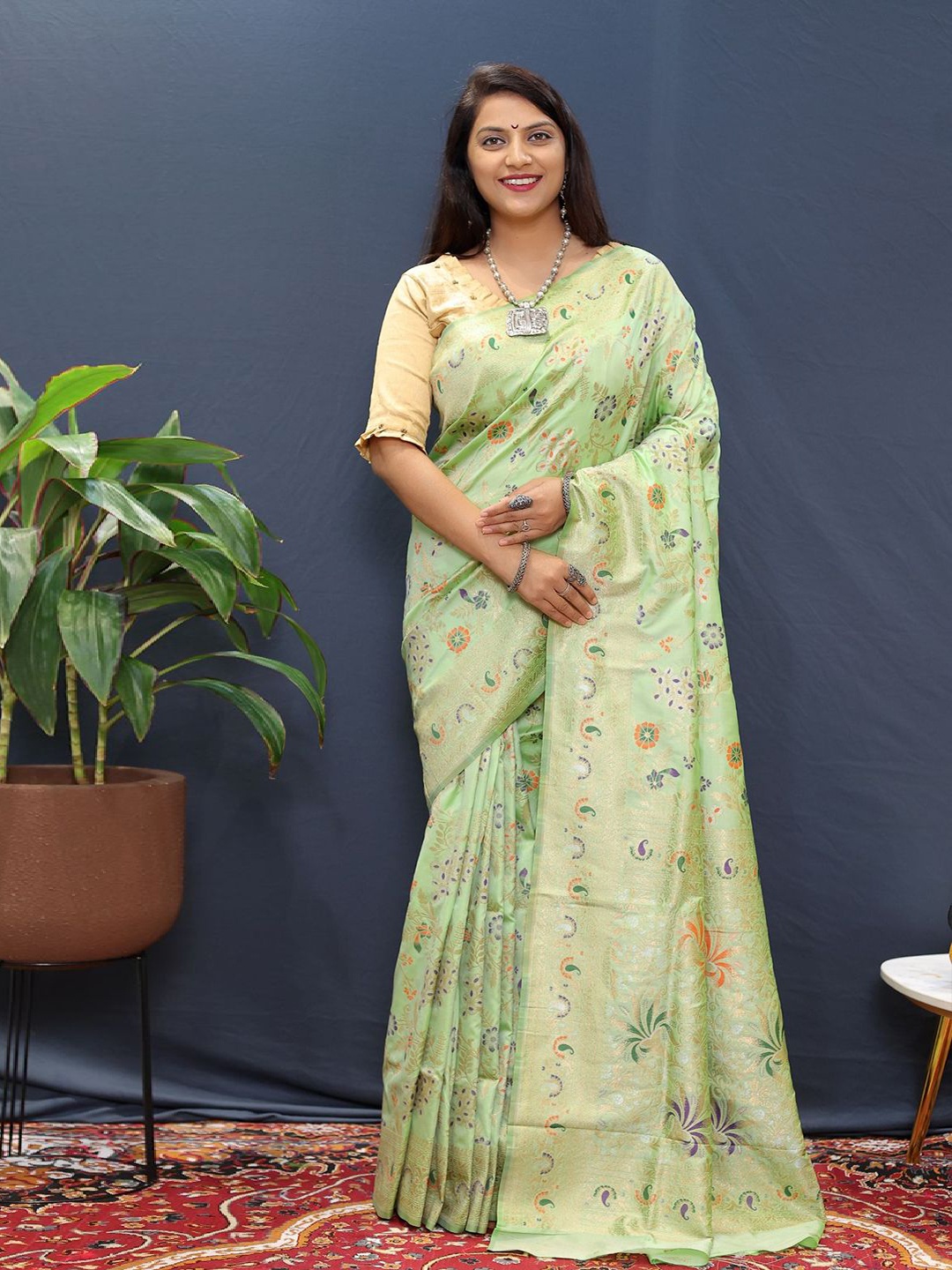 

SGF11 Woven Design Zari Work Kanjeevaram Silk Saree, Green