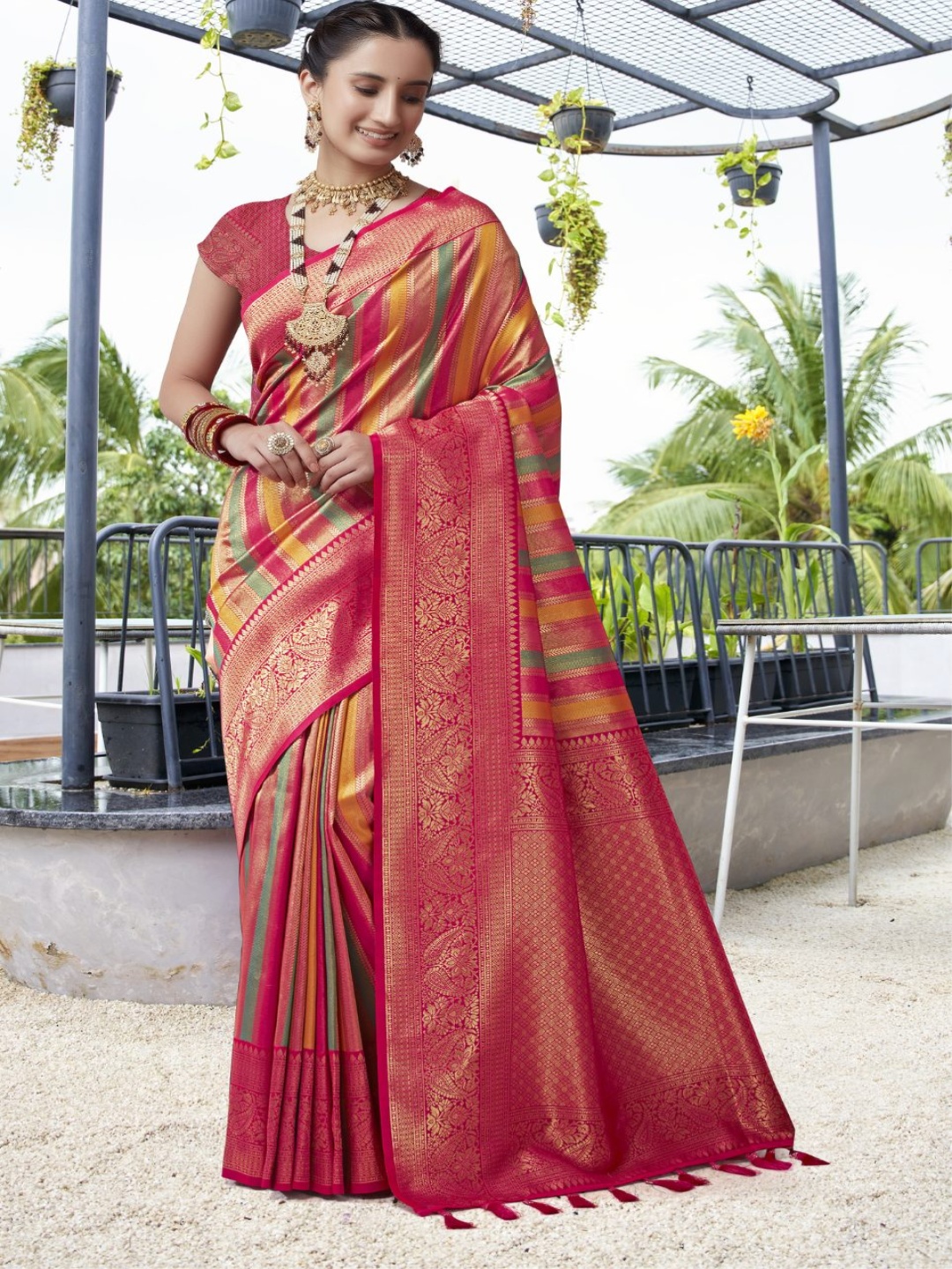 

MySilkLove Floral Zari Kanjeevaram Saree, Red