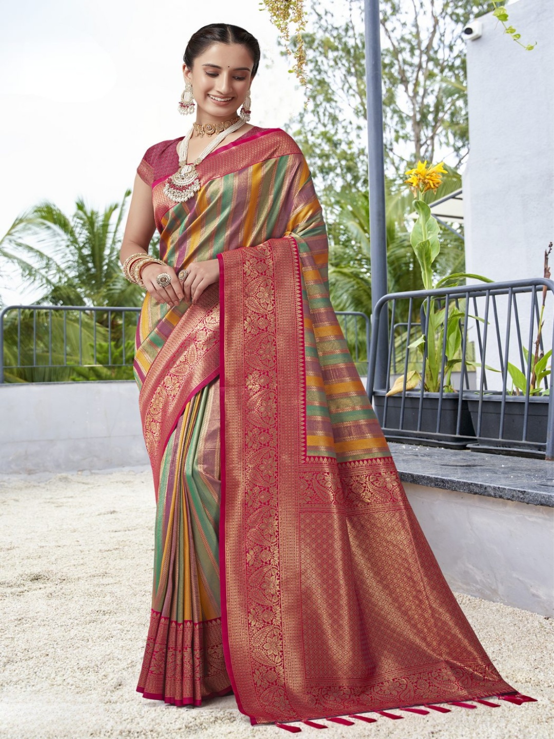 

MySilkLove Woven Design Zari Kanjeevaram Saree, Red