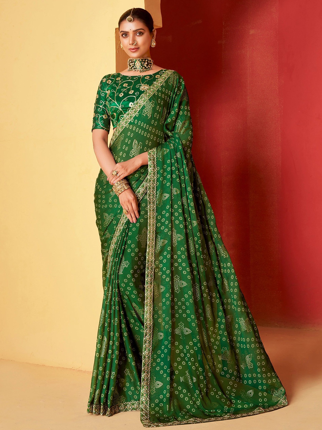

MySilkLove Ethnic Motifs Embroidered Pure Chiffon Saree, Green