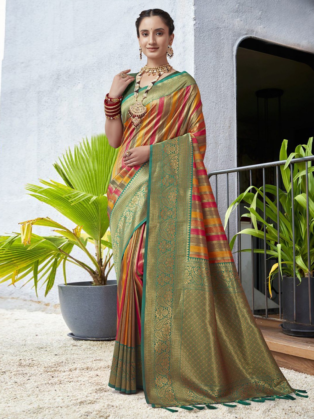 

MySilkLove Woven Design Zari Kanjeevaram Saree, Green