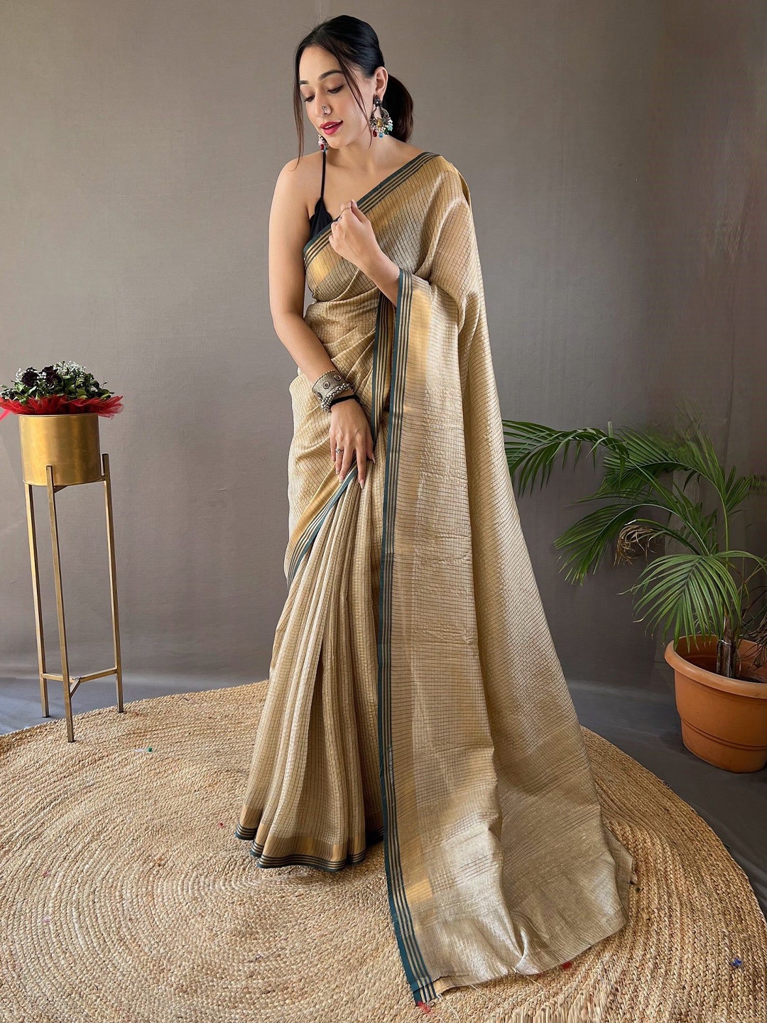 

MySilkLove Checked Zari Organza Saree, Cream