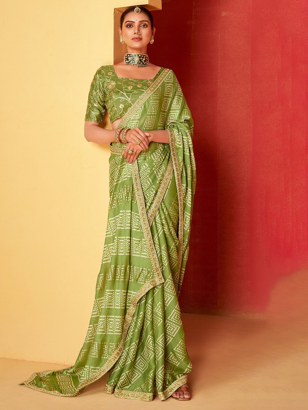 

MySilkLove Geometric Printed Embroidered Pure Chiffon Saree, Green
