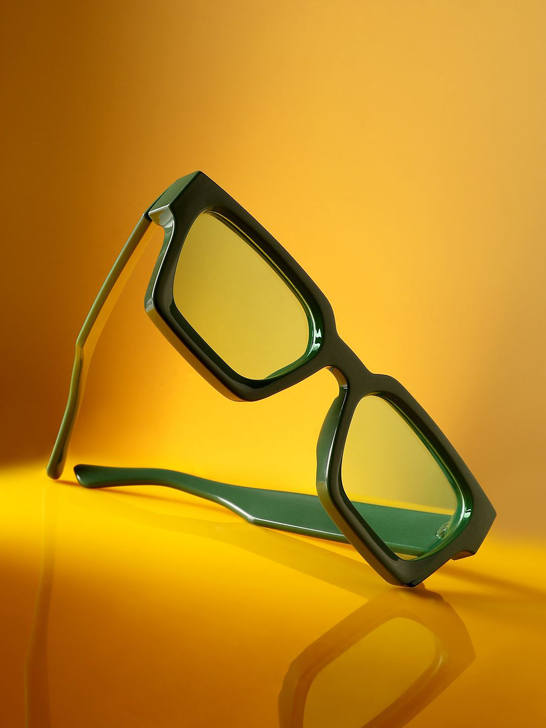 

HAUTE SAUCE by Campus Sutra Women Square Sunglasses with Polarised Lens AW24_HSSG2590, Green