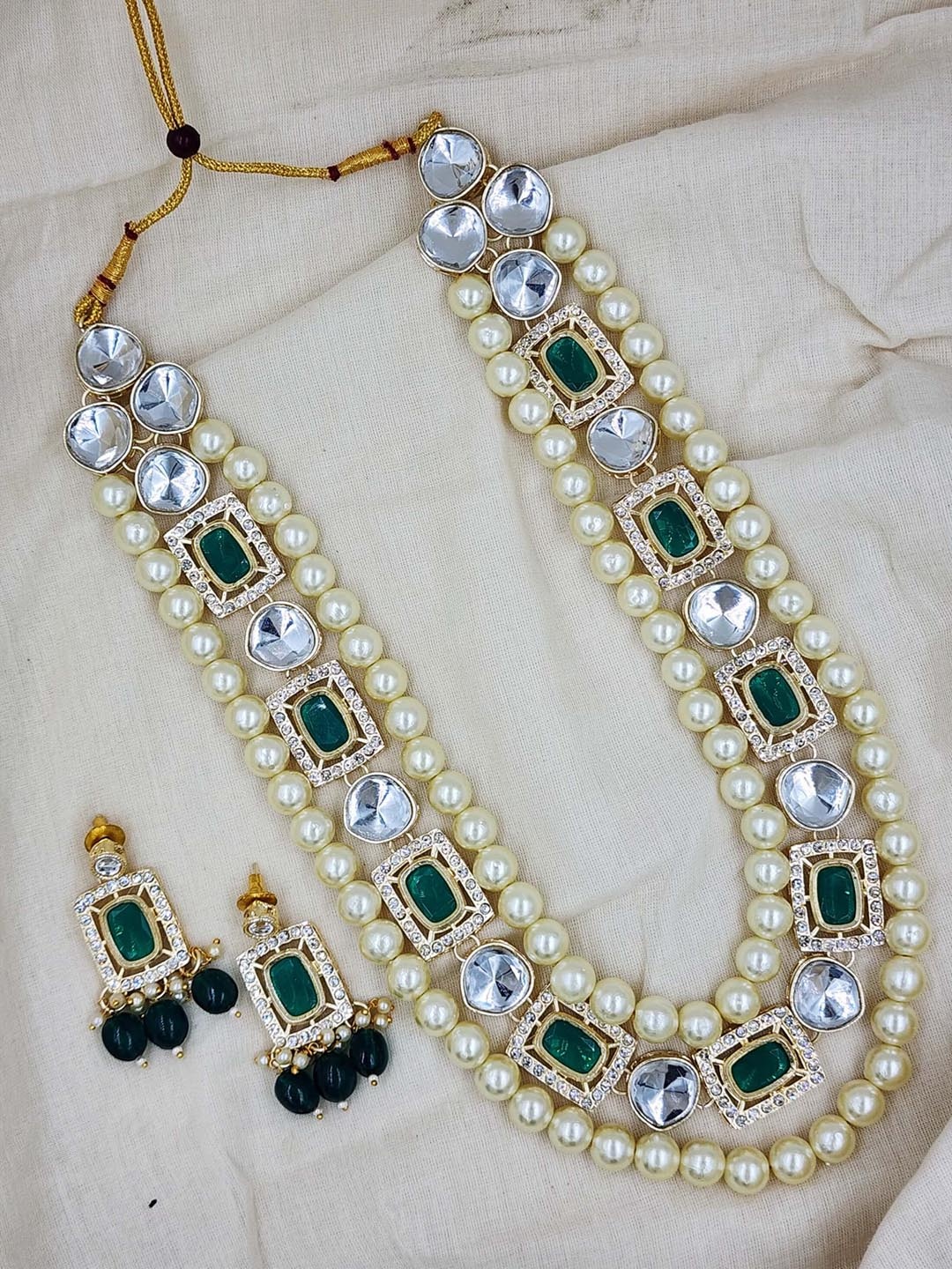 

Anouk Gold Toned Gold Plated Kundan Studded & Beaded Jewellery Set