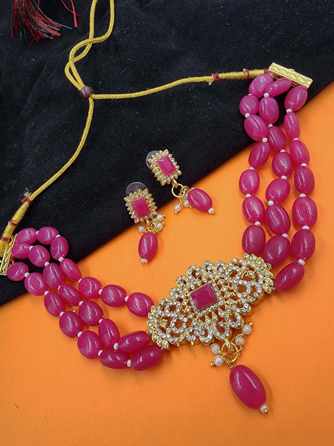 

Anouk Gold Toned Gold Plated Kundan Studed & Beaded Jewellery Set