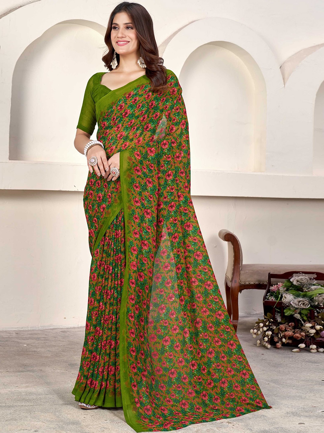 

Panzora Floral Printed Saree With Blouse Piece, Green