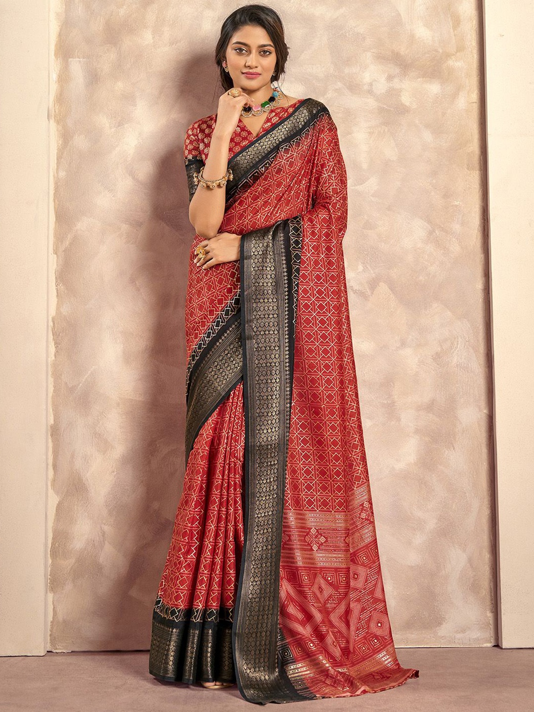 

elora Woven Design Zari Saree, Red