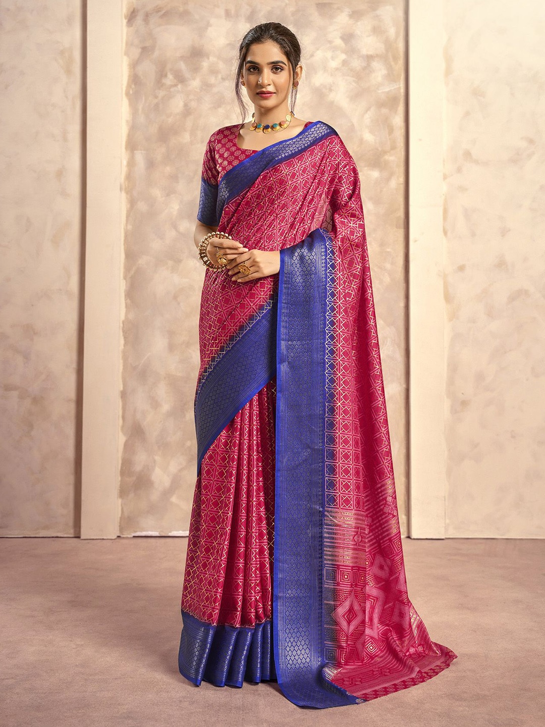 

elora Geometric Printed Zari Saree, Pink