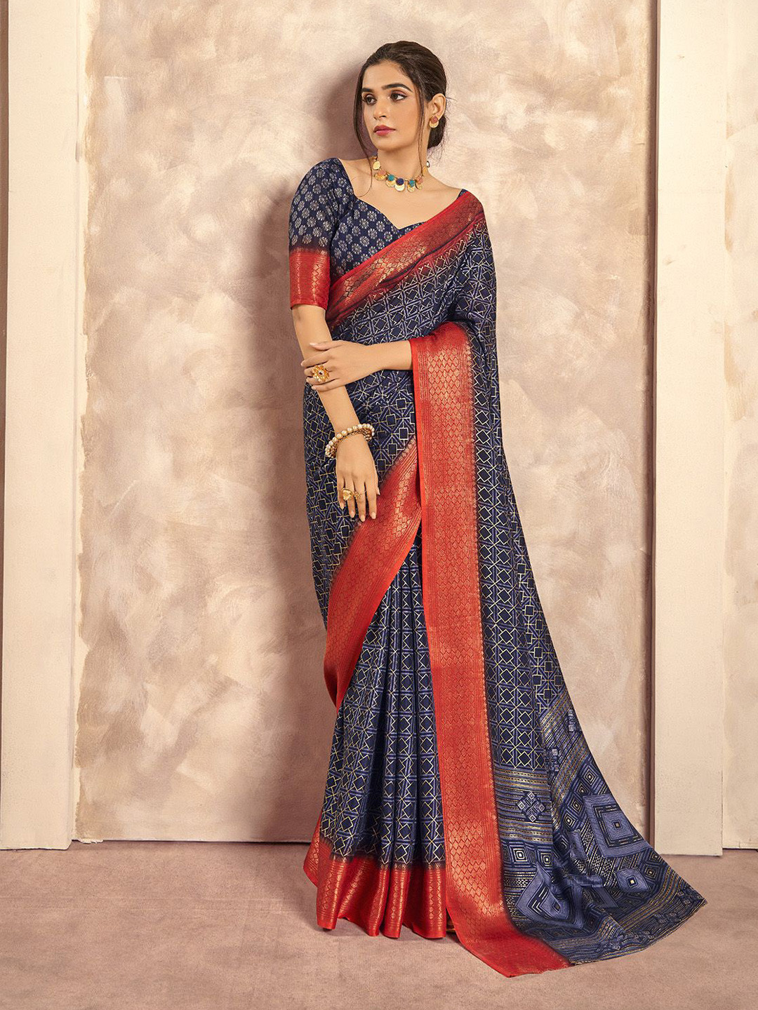 

elora Woven Design Zari Saree, Navy blue