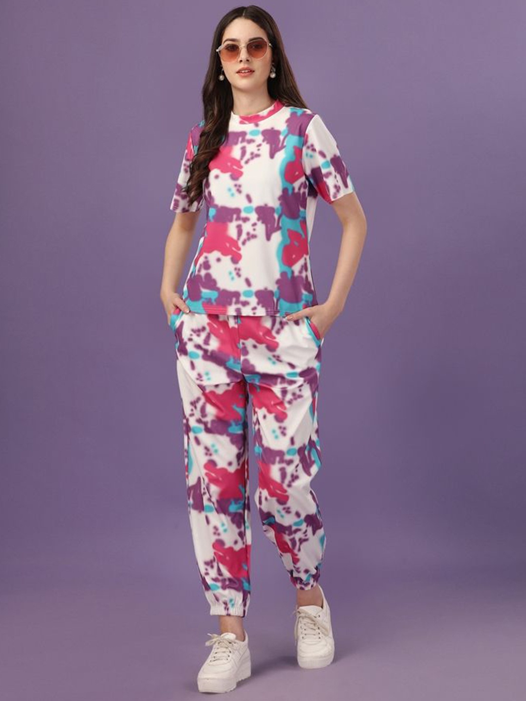 

Titanium Silk Industries Tie & Dye T-Shirt & Jogger Co-Ords, Pink