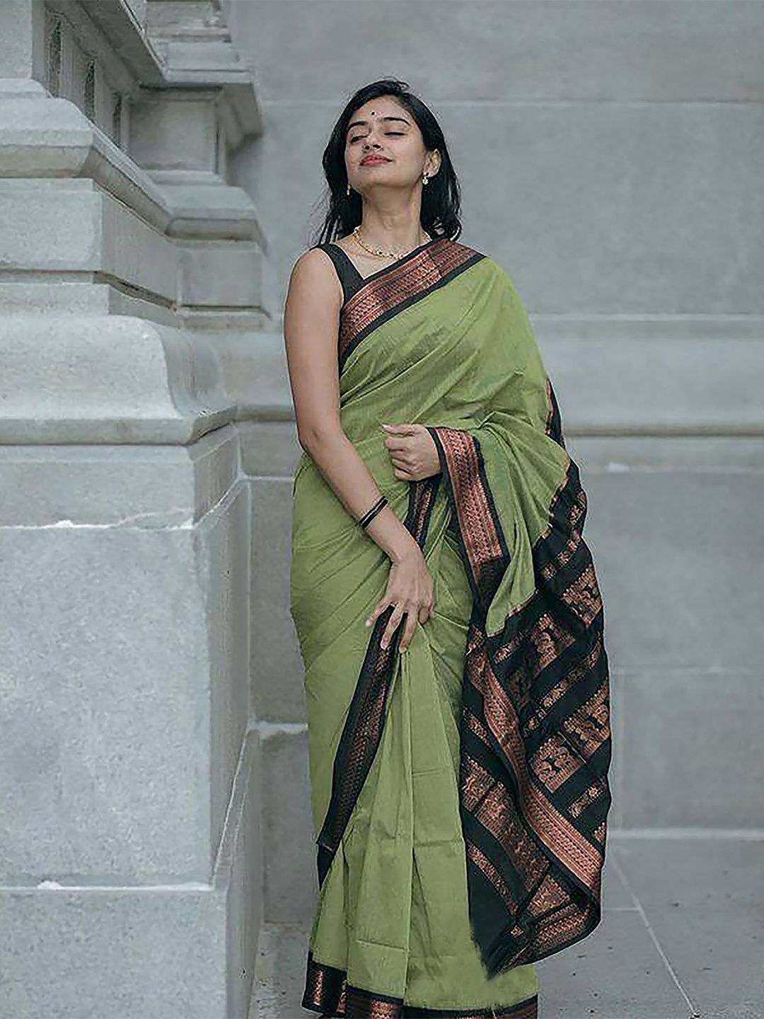 

Anjaneya Sarees Woven Design Zari Banarasi Saree, Green