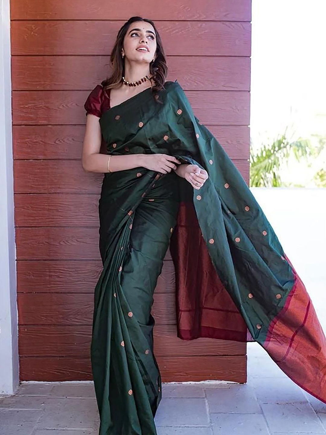 

Anjaneya Sarees Woven Design Banarasi Saree, Green