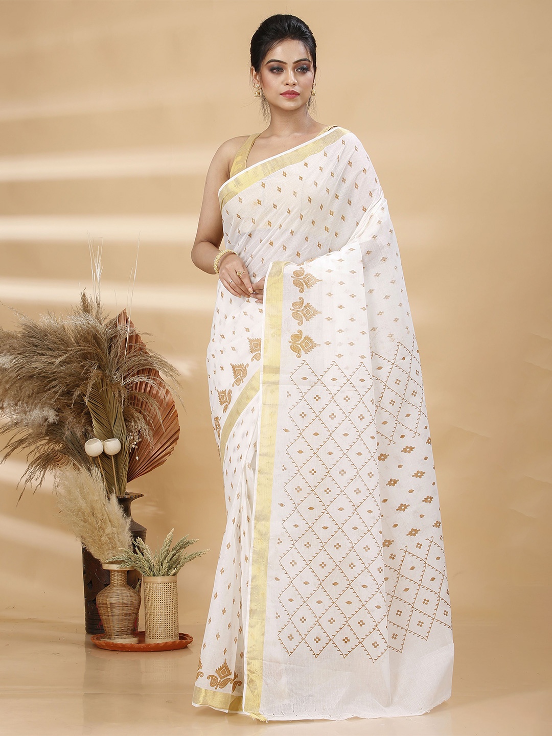 

Ruuprekha Woven Design Zari Pure Cotton Taant Saree, White