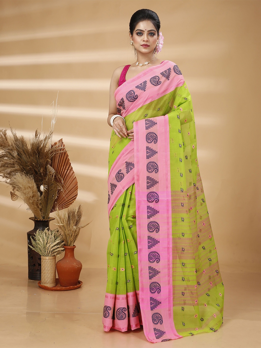 

Ruuprekha Woven Design Pure Cotton Taant Saree, Lime green