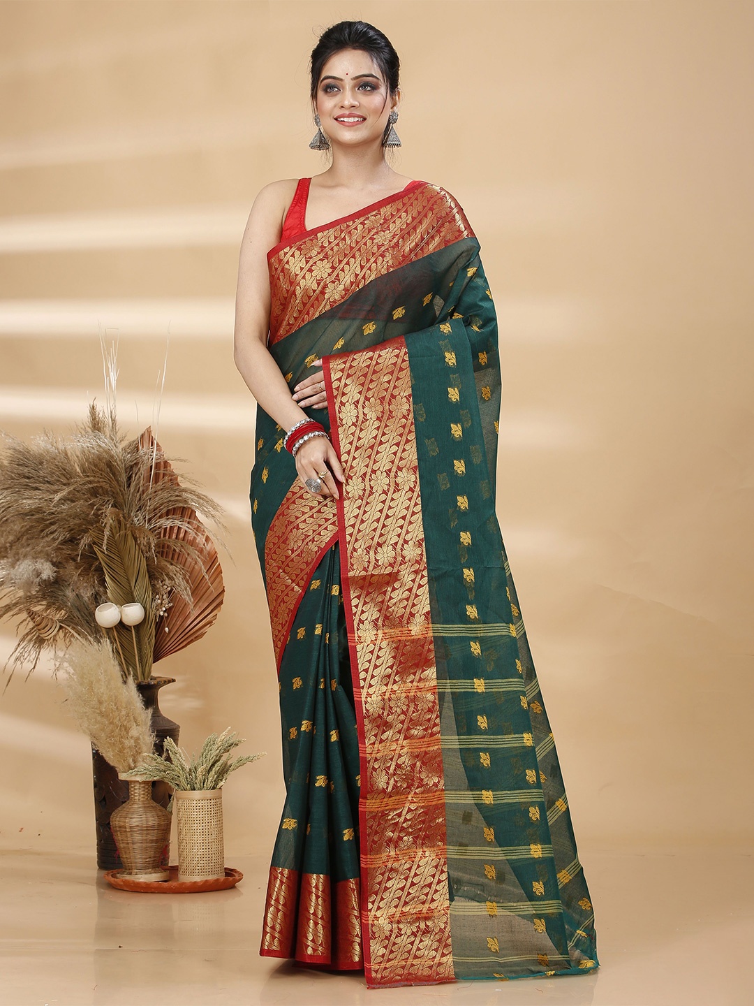 

Ruuprekha Woven Design Zari Pure Cotton Taant Saree, Green
