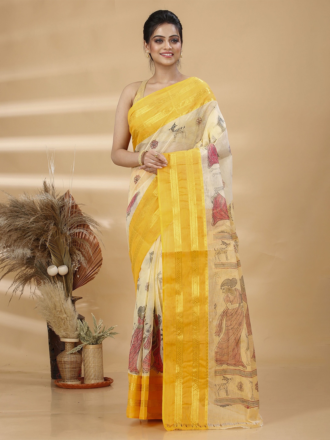 

Ruuprekha Ethnic Motifs Pure Cotton Taant Saree, Yellow