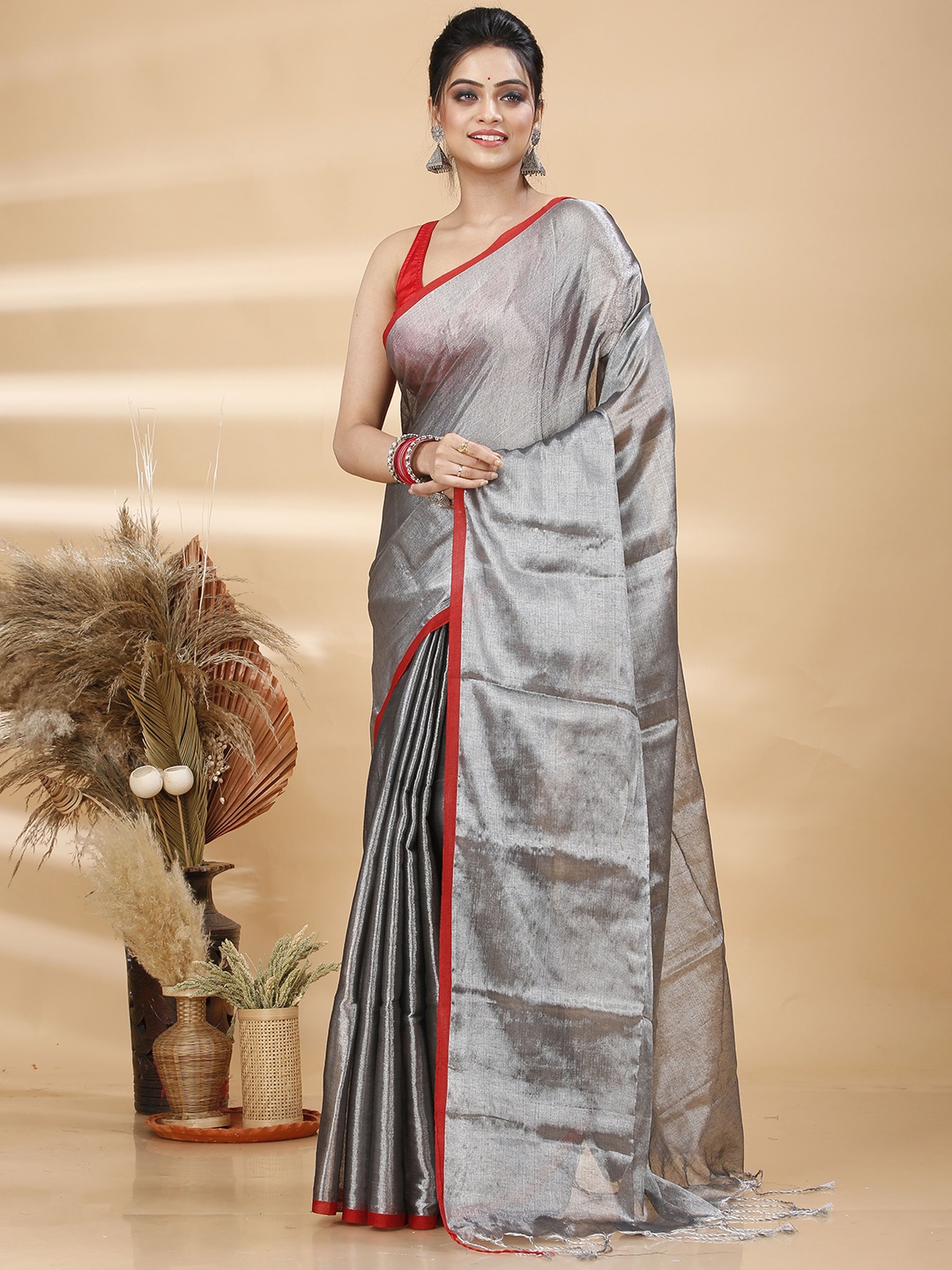 

Ruuprekha Pure Silk Mysore Silk Saree, Grey