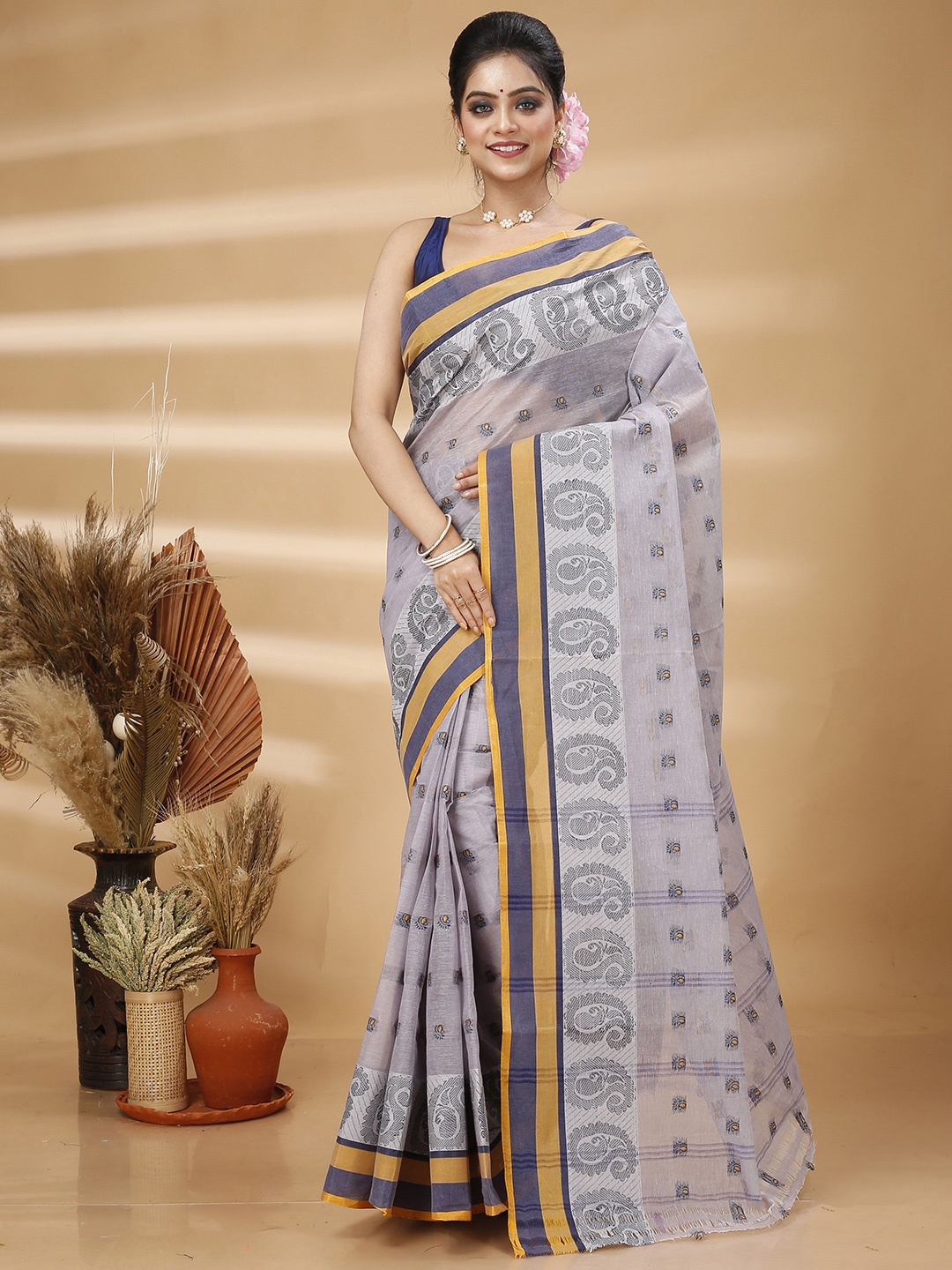 

Ruuprekha Woven Design Pure Cotton Taant Saree, Grey