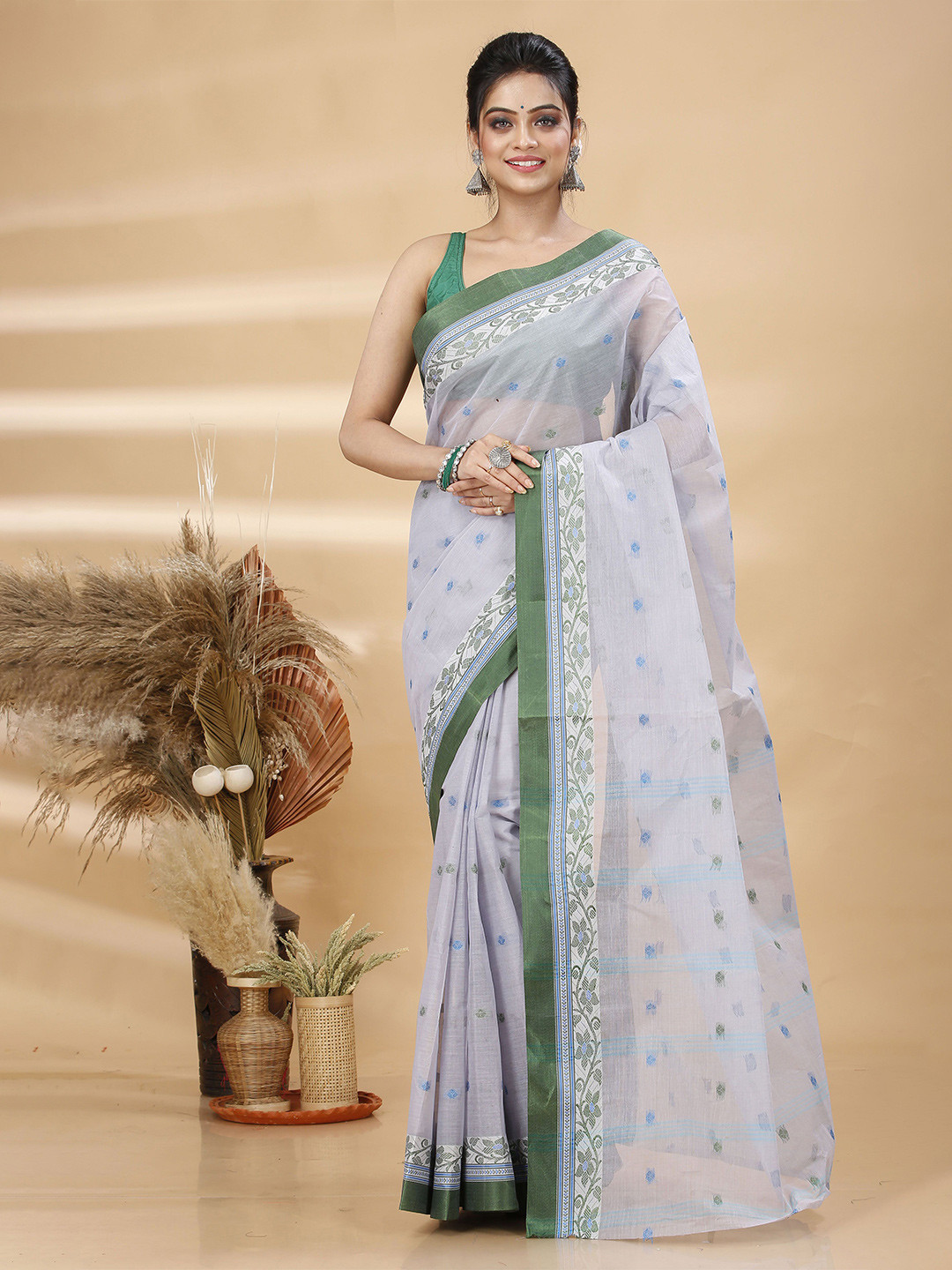 

Ruuprekha Woven Design Zari Pure Cotton Handloom Taant Saree, Grey