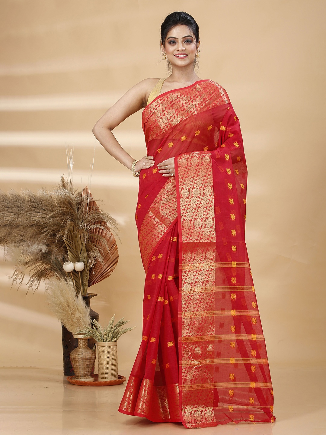 

Ruuprekha Woven Design Zari Pure Cotton Taant Saree, Red