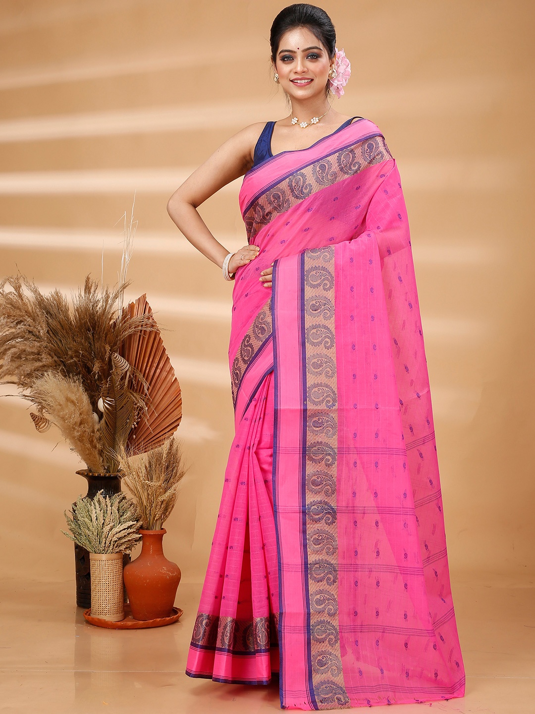 

Ruuprekha Woven Design Pure Cotton Taant Saree, Pink