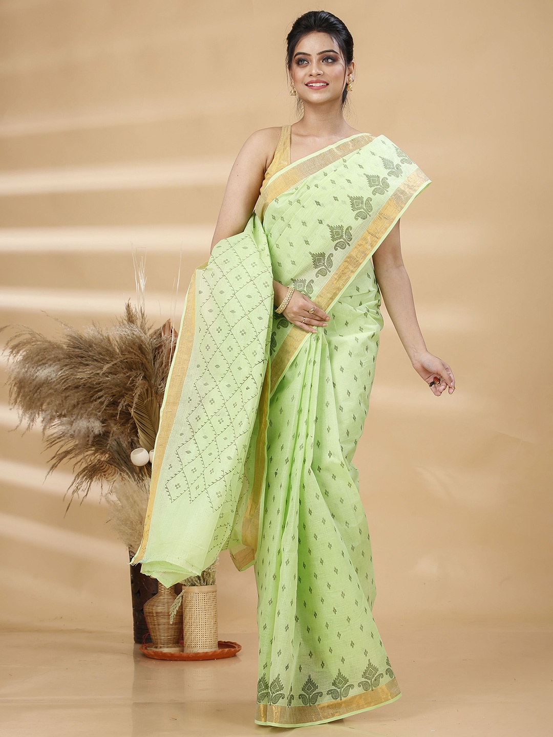 

Ruuprekha Ethnic Motifs Zari Pure Cotton Taant Saree, Lime green