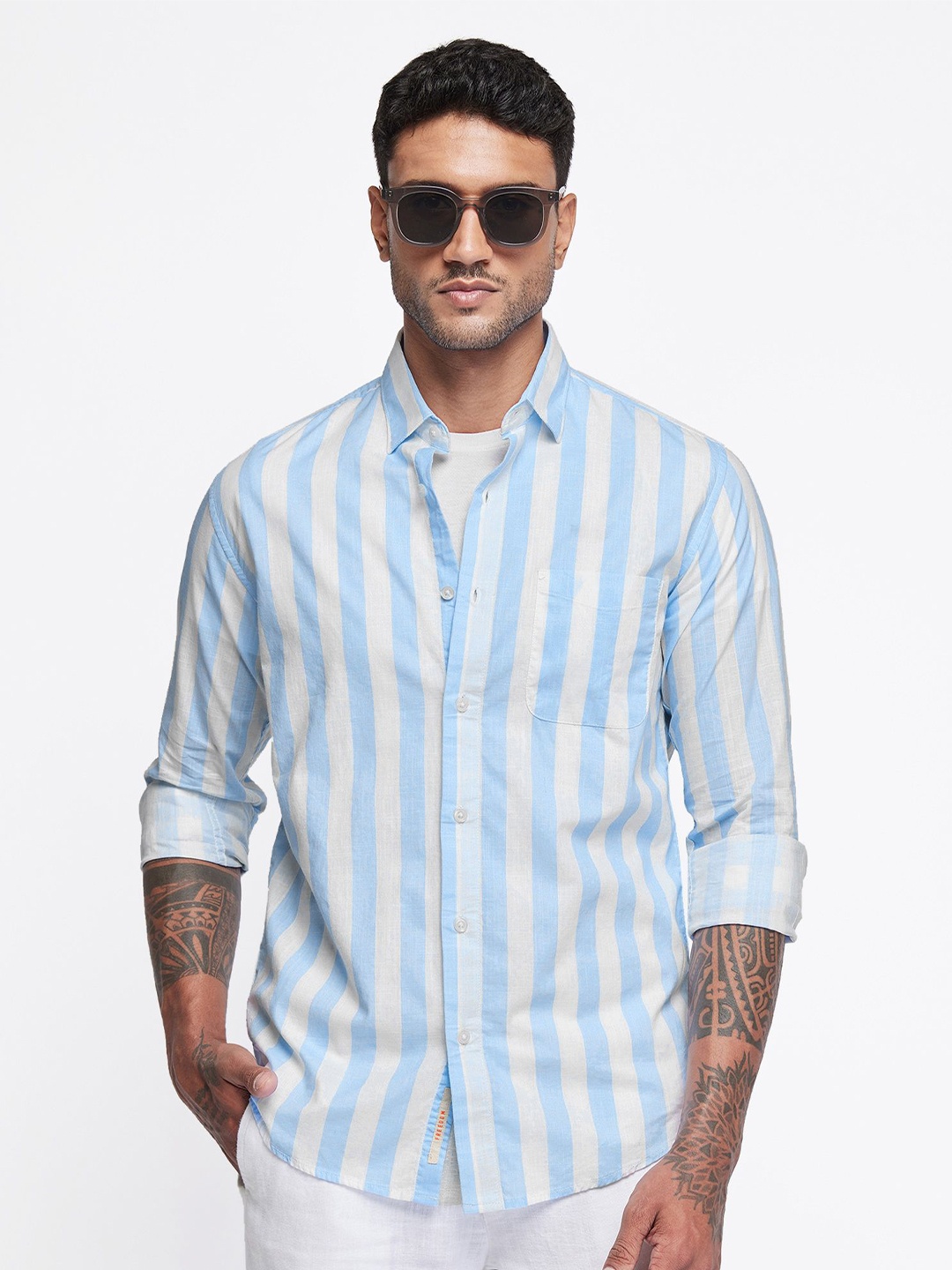 

Red Flame Men Slim Fit Vertical Striped Casual Shirt, Blue