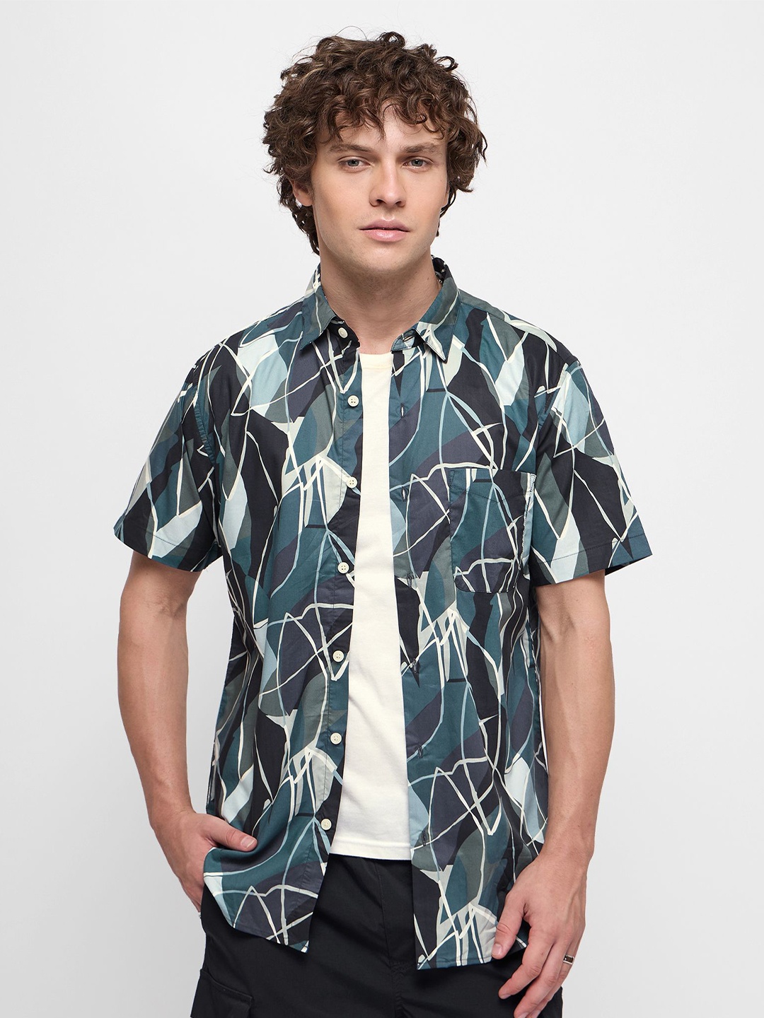 

Red Flame Men Slim Fit Abstract Printed Spread Collar Casual Shirt, Grey