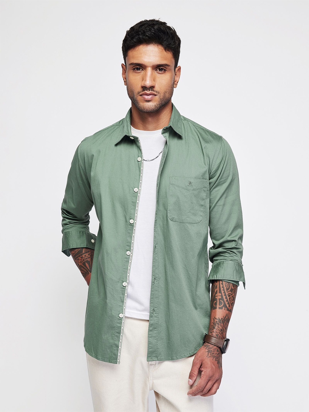 

Red Flame Men Slim Fit Solid Spread Collar Casual Shirt, Green