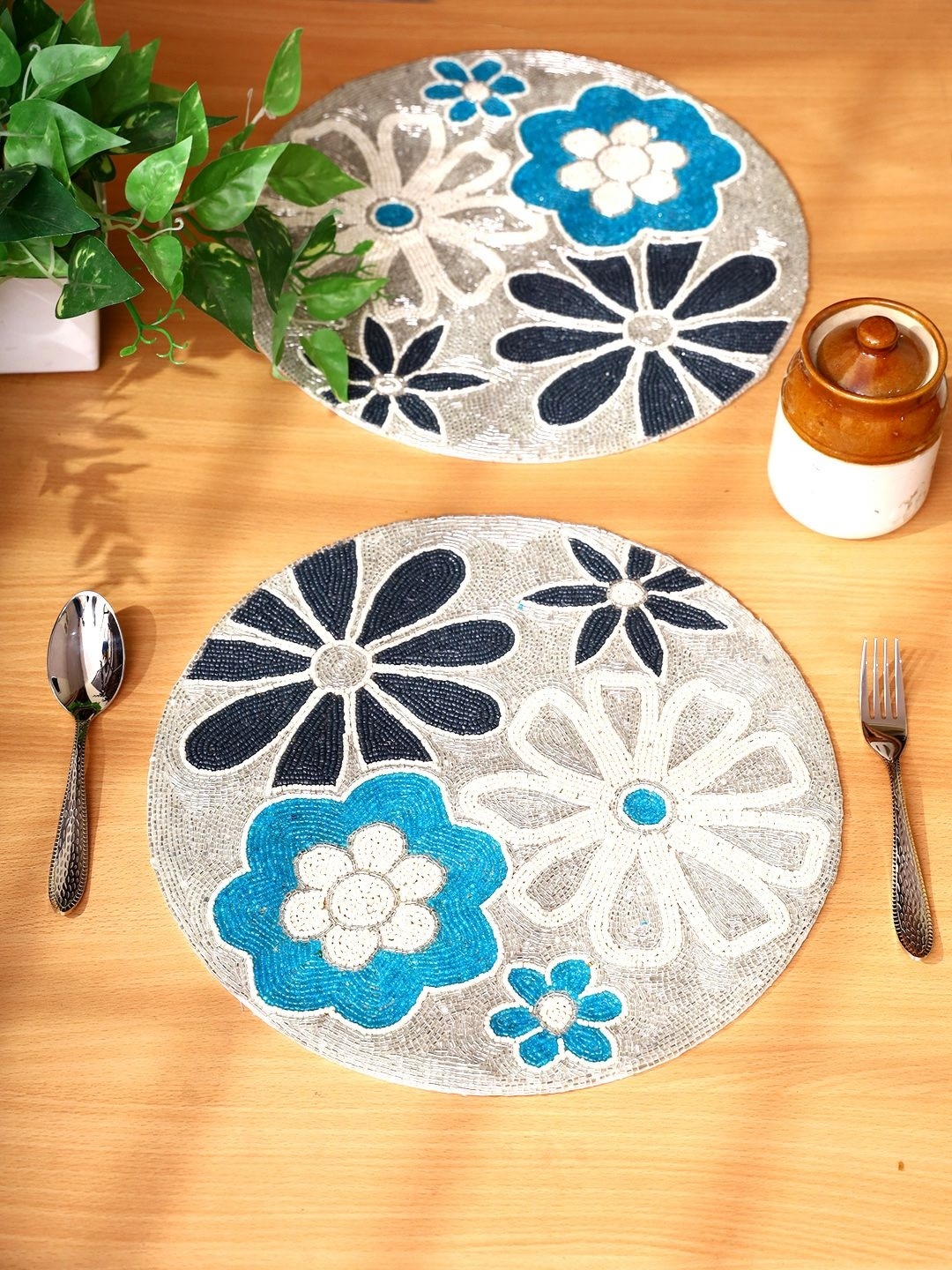 

YWULY White & Blue 2 Pieces Floral Beaded Table Placemats, Cream