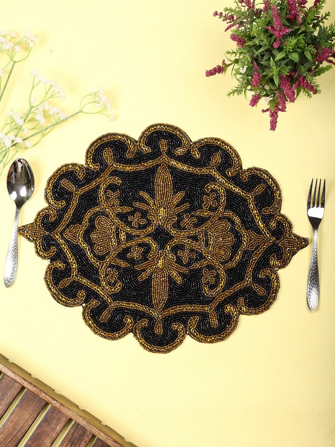 

YWULY Black & Yellow Floral Beaded Floral Table Placemats