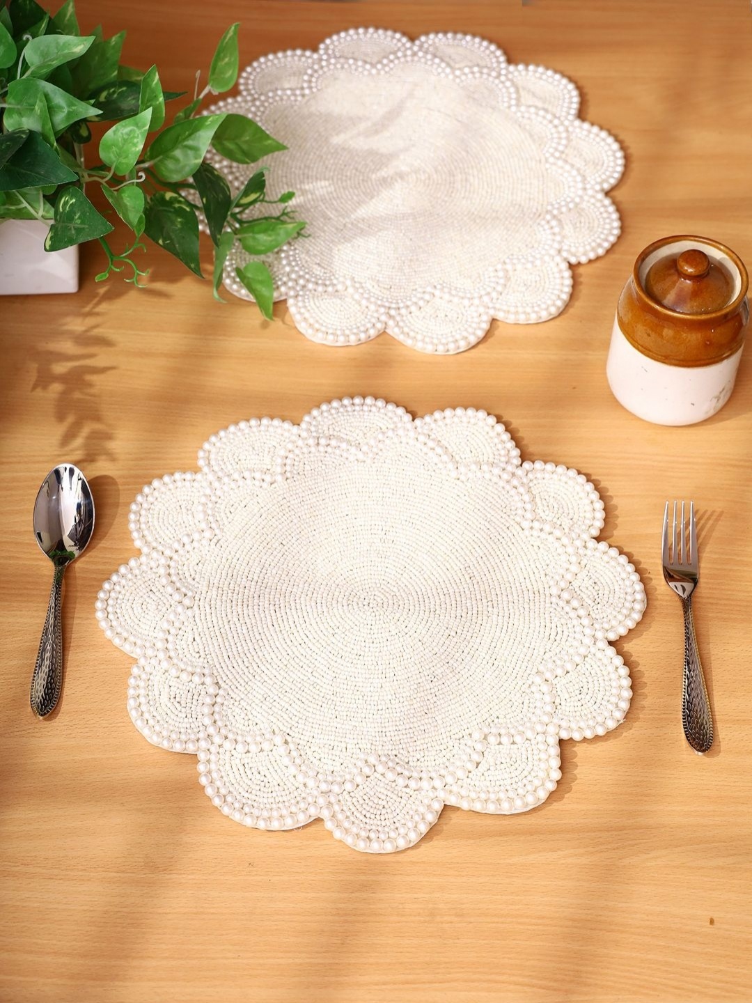 

YWULY White & Cream Colored 2 Pieces Floral Embellished Beaded Round Table Placemats