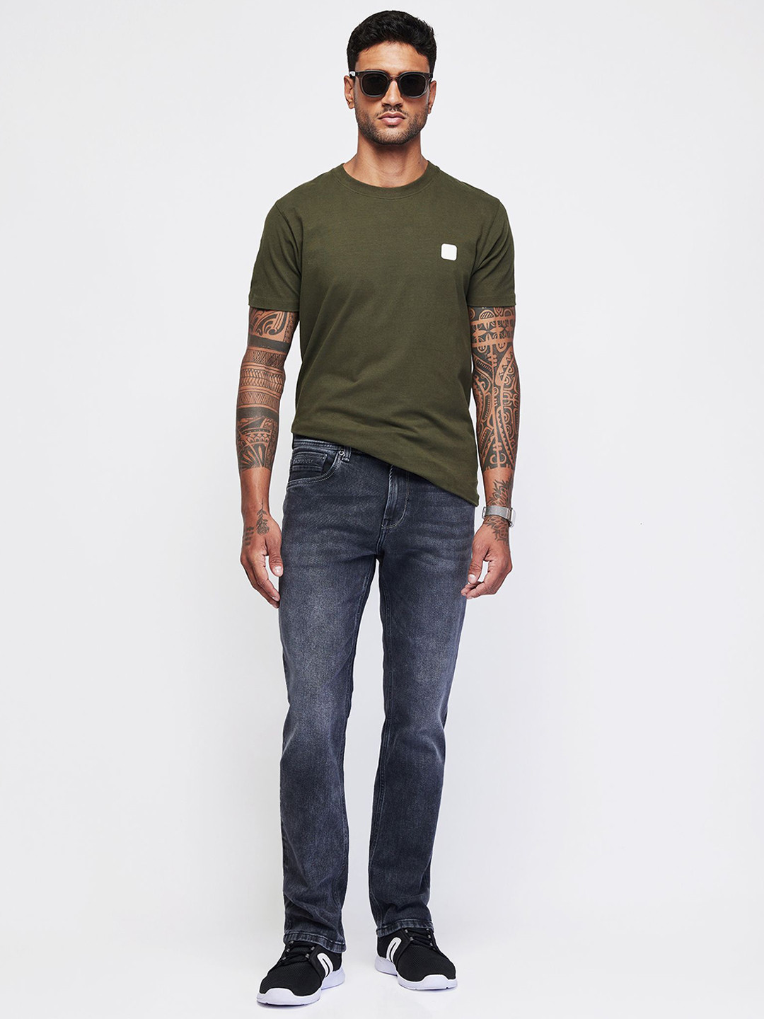 

DAGERRFLY Men Relaxed Fit Mid-Rise Low Distress Light Fade Stretchable Jeans, Grey