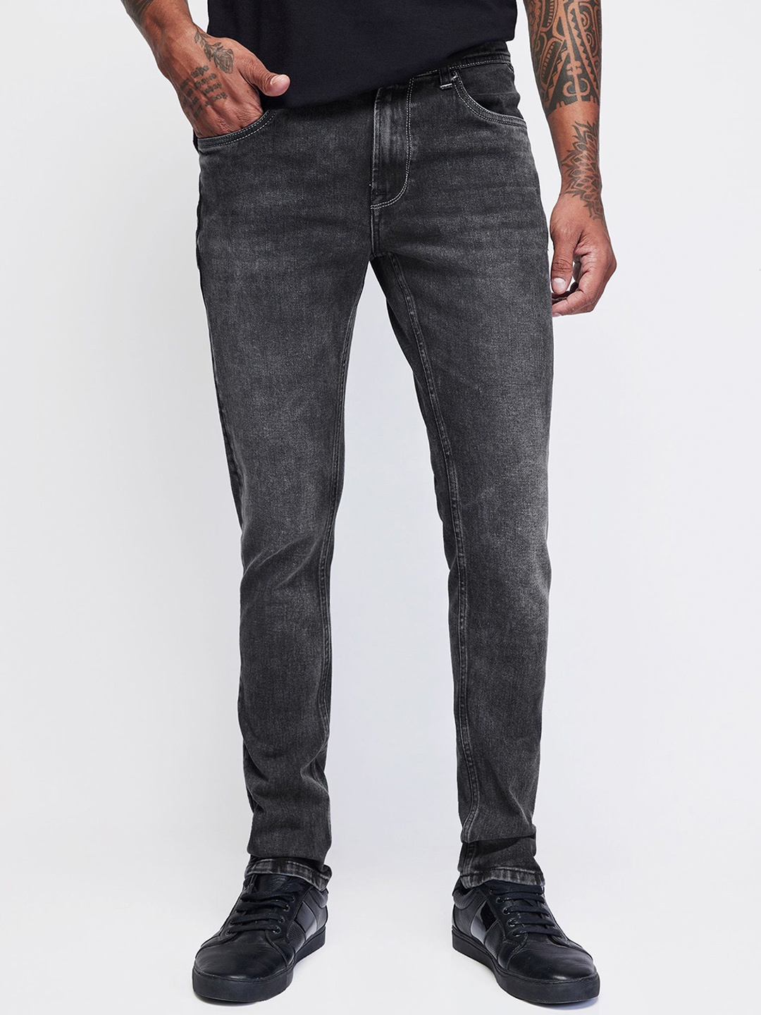 

DAGERRFLY Men Slim Fit Mid-Rise Low Distress Heavy Fade Stretchable Jeans, Grey
