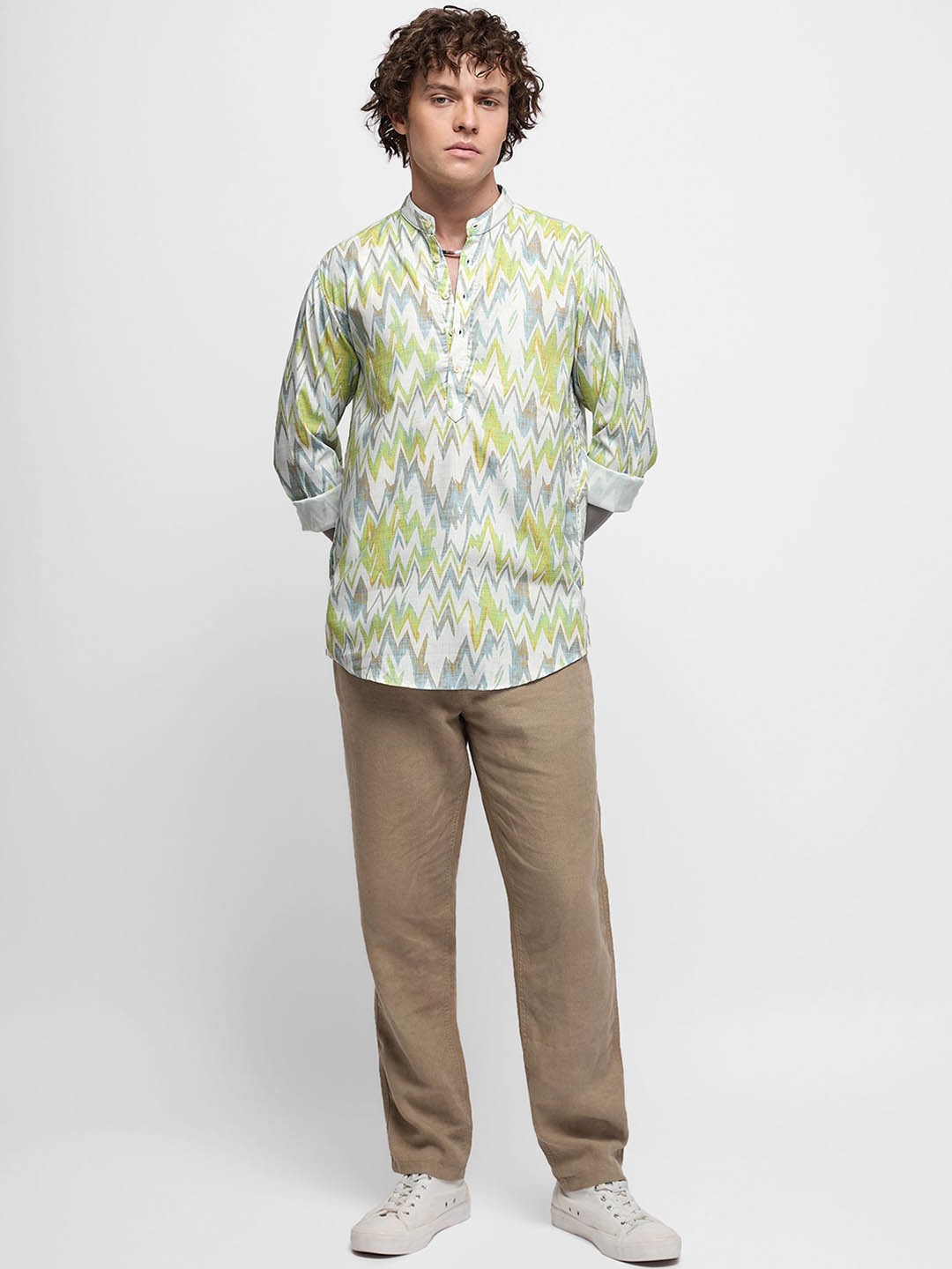 

Red Flame Abstract Printed Mandarin Collar Straight kurta, Green