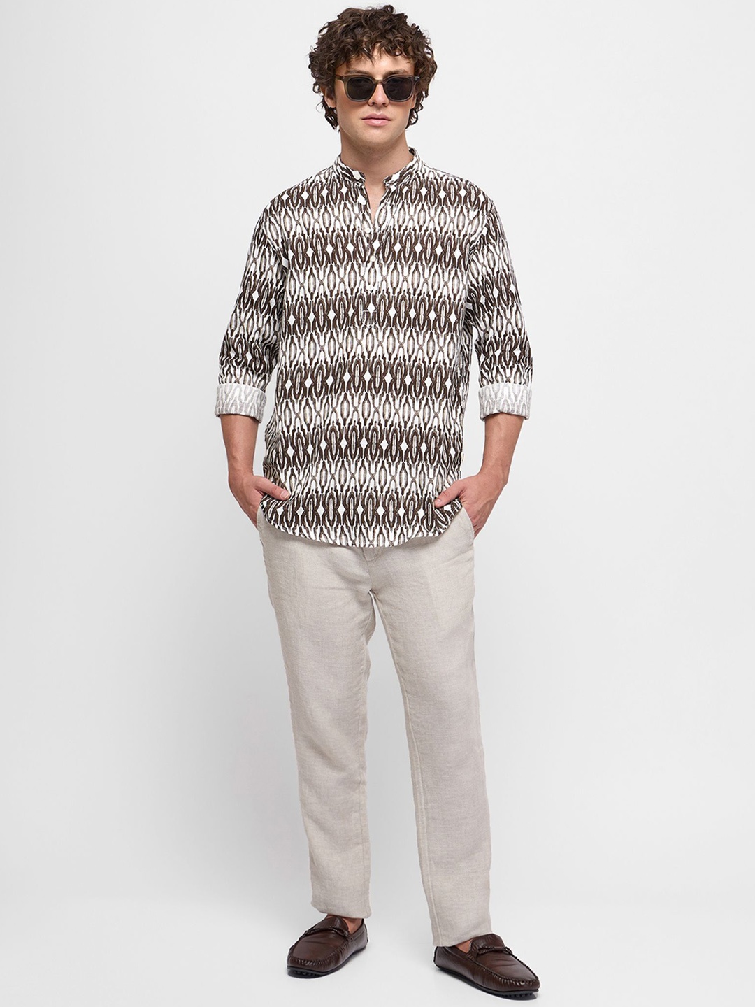 

Red Flame Geometric Printed Mandarin Collar Straight Kurta, Brown