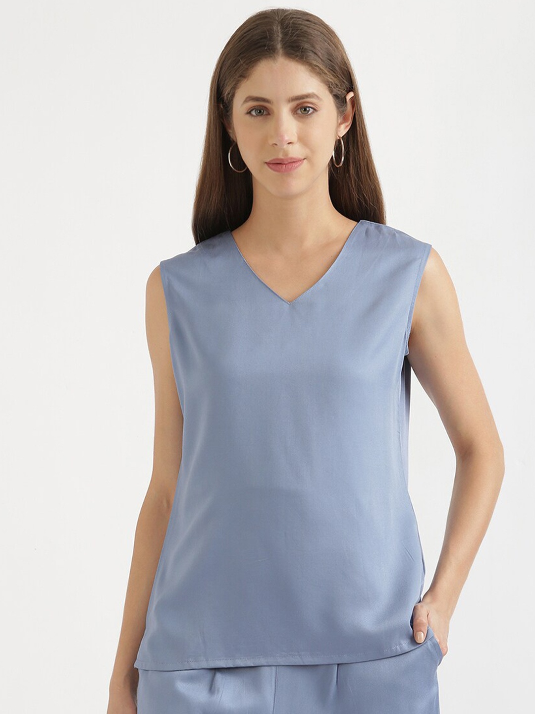 

SAADAA Women V-Neck Solid Sleeveless Top, Blue