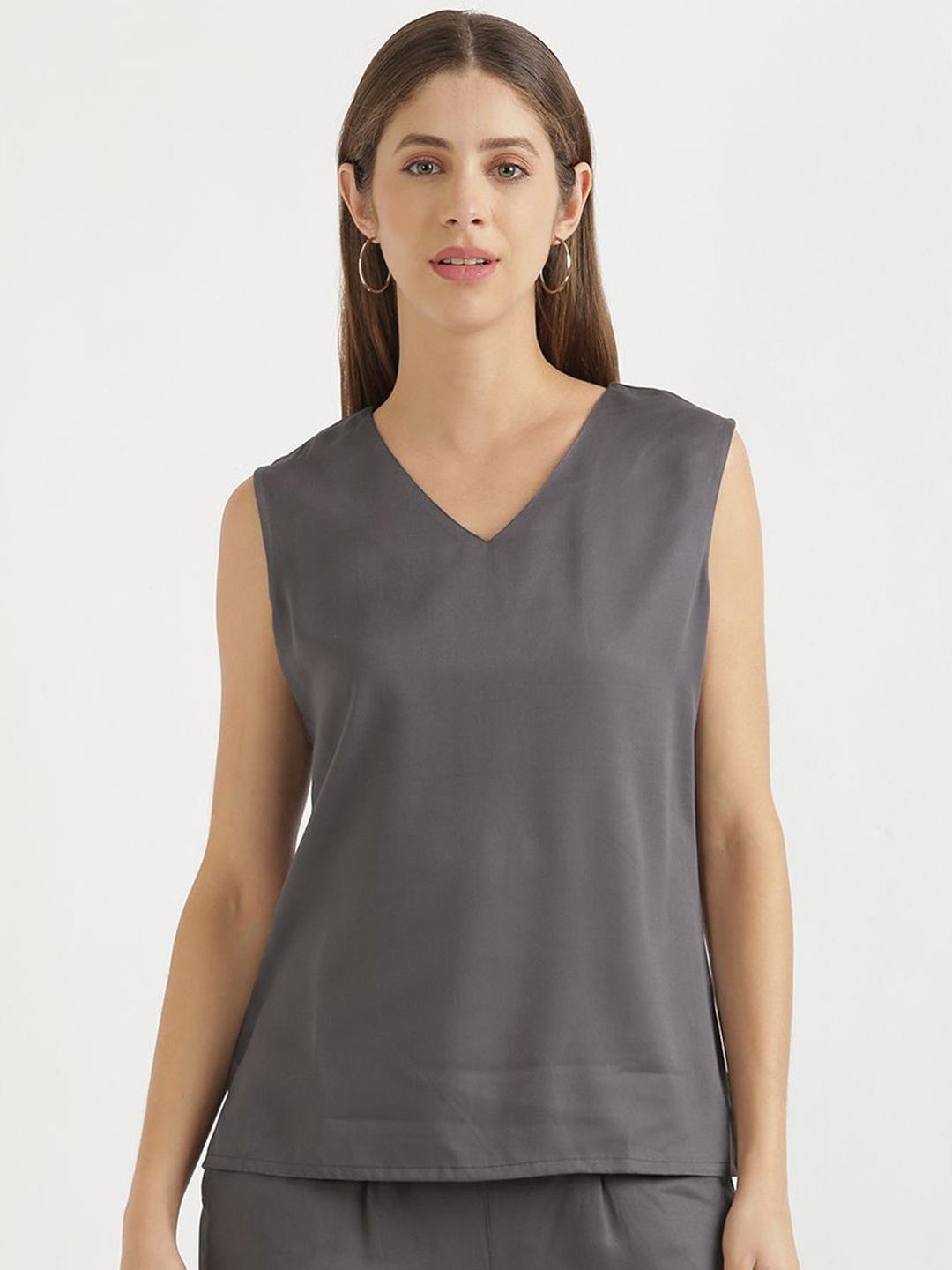 

SAADAA Women V-Neck Solid Sleeveless Top, Grey