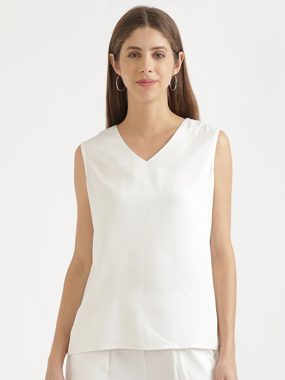 

SAADAA Women V-Neck Solid Sleeveless Top, White