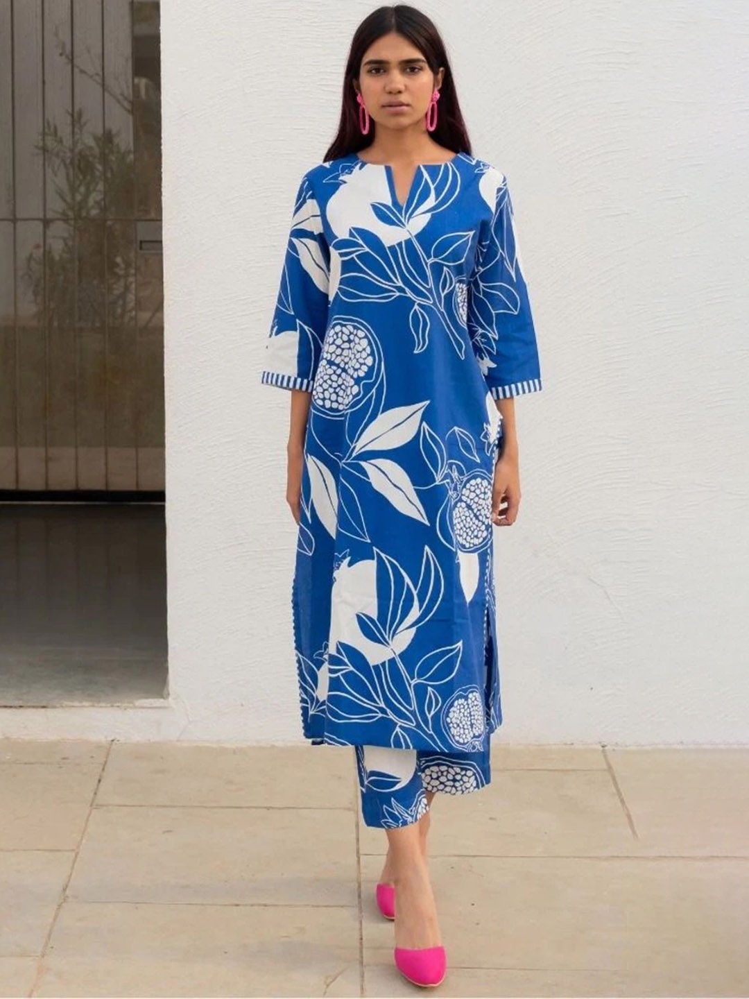 

KALINI Floral Printed Regular Kurta with Trousers, Blue