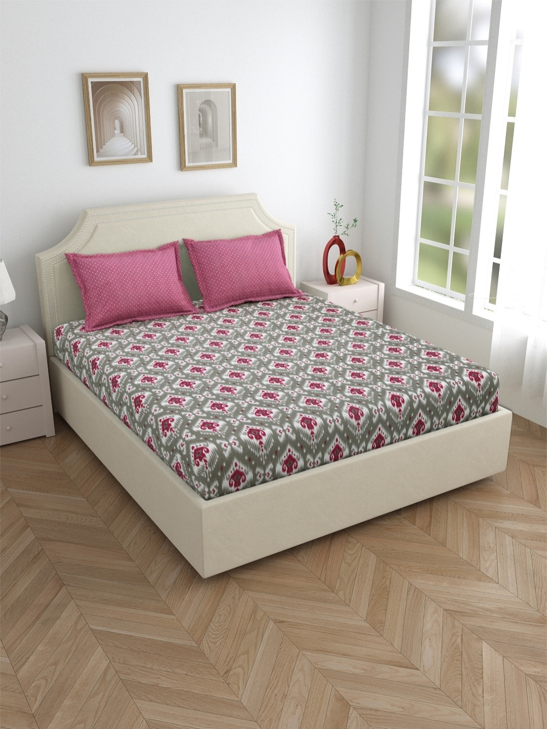 

Salona Bichona Grey & Pink Ethnic Printed Fitted 120 TC King Bedsheet with 2 Pillow Covers