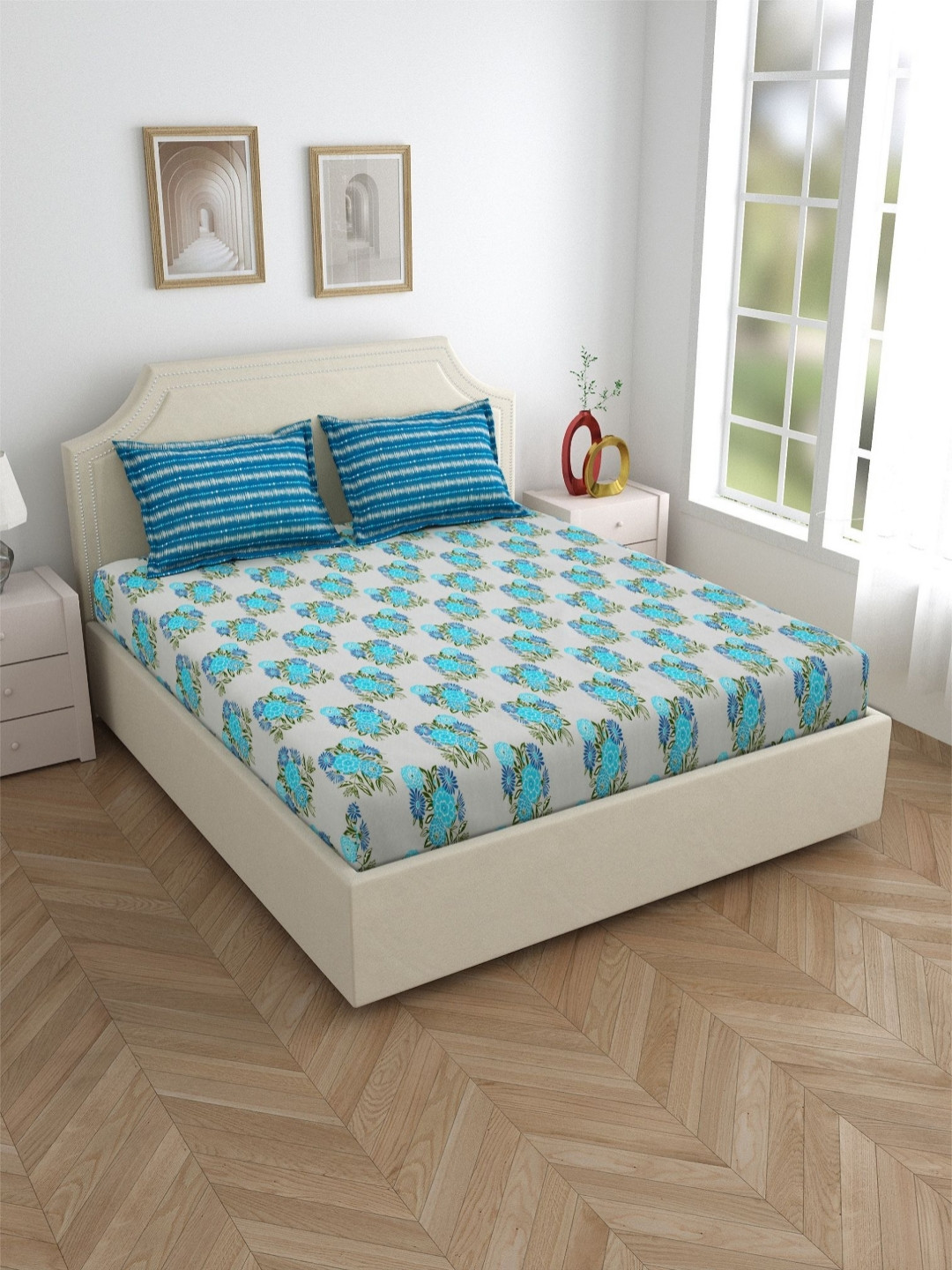 

Salona Bichona Turquoise Blue Cotton Fitted 120 TC King Bedsheet with 2 Pillow Covers