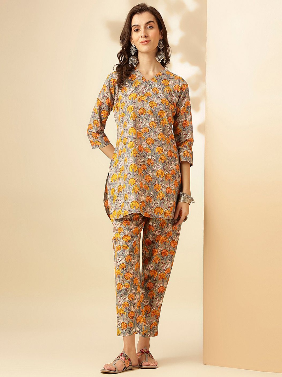 

Saanjh Grey & Orange Printed V-Neck Tunic & Trouser