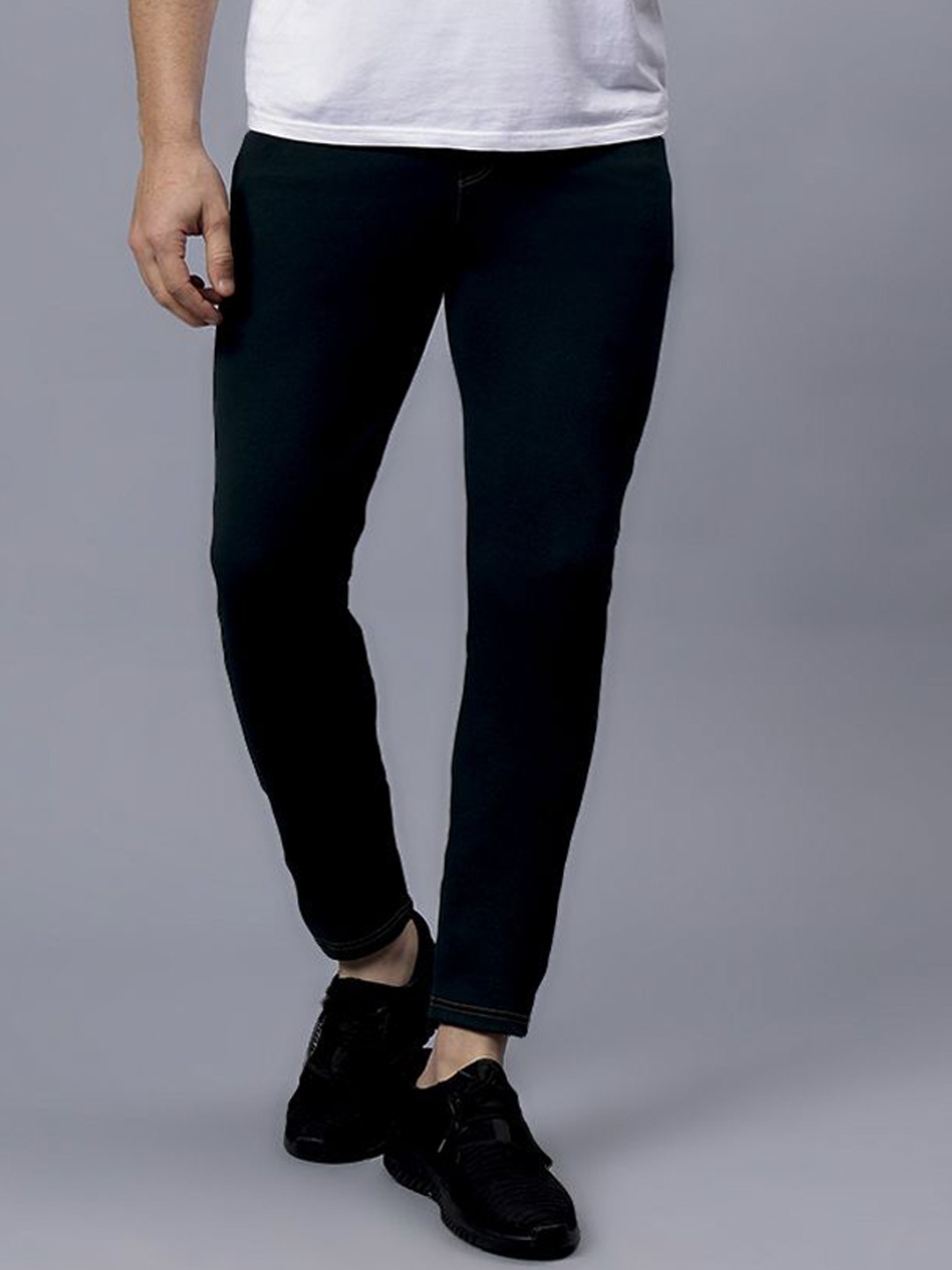 

WE PERFECT Men Mid-Rise Relaxed Trousers, Navy blue