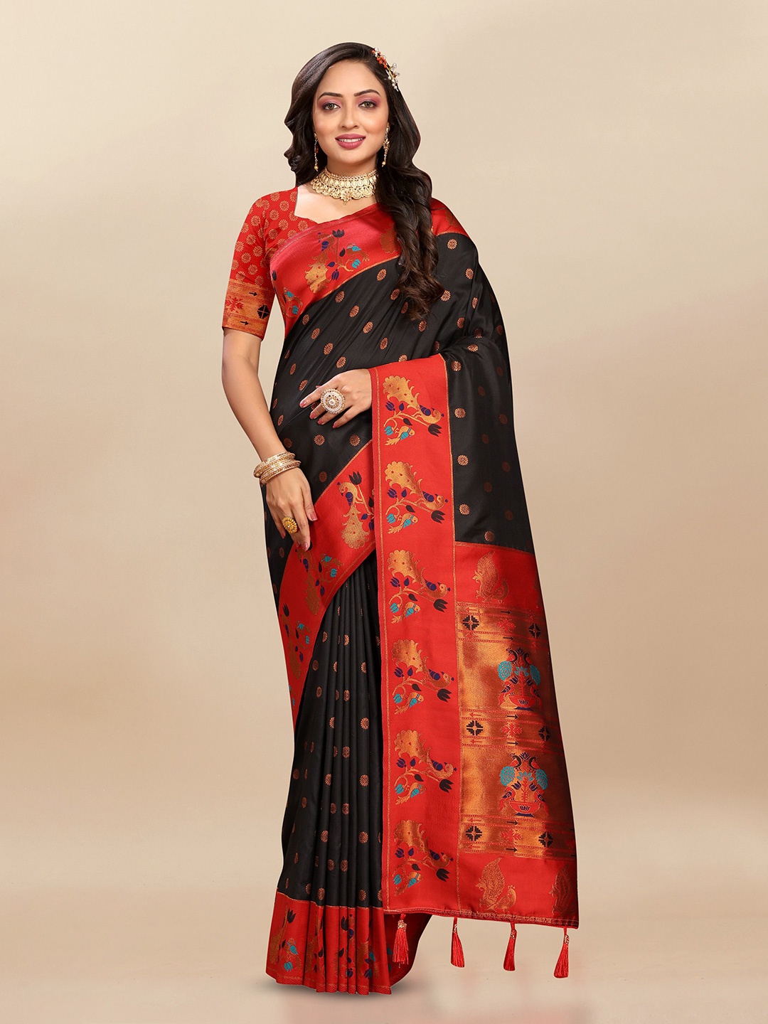 

VEECHIS Woven Design Zari Pure Silk Paithani Saree, Black