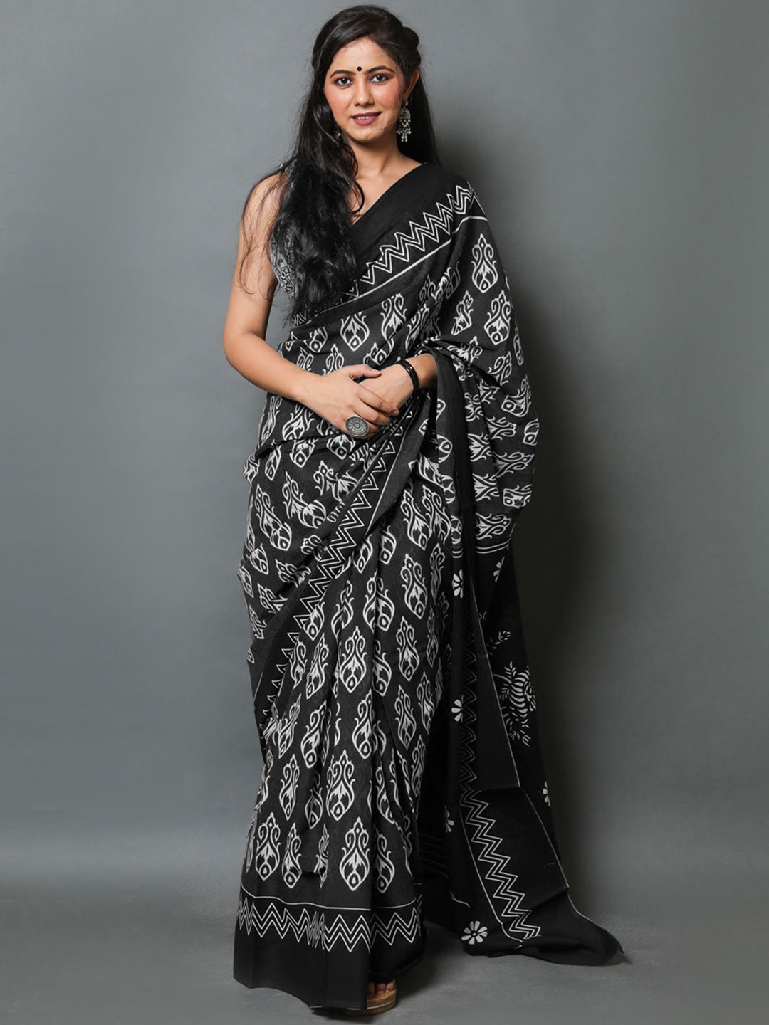 

KALINI Abstract Printed Pure Cotton Saree, Black