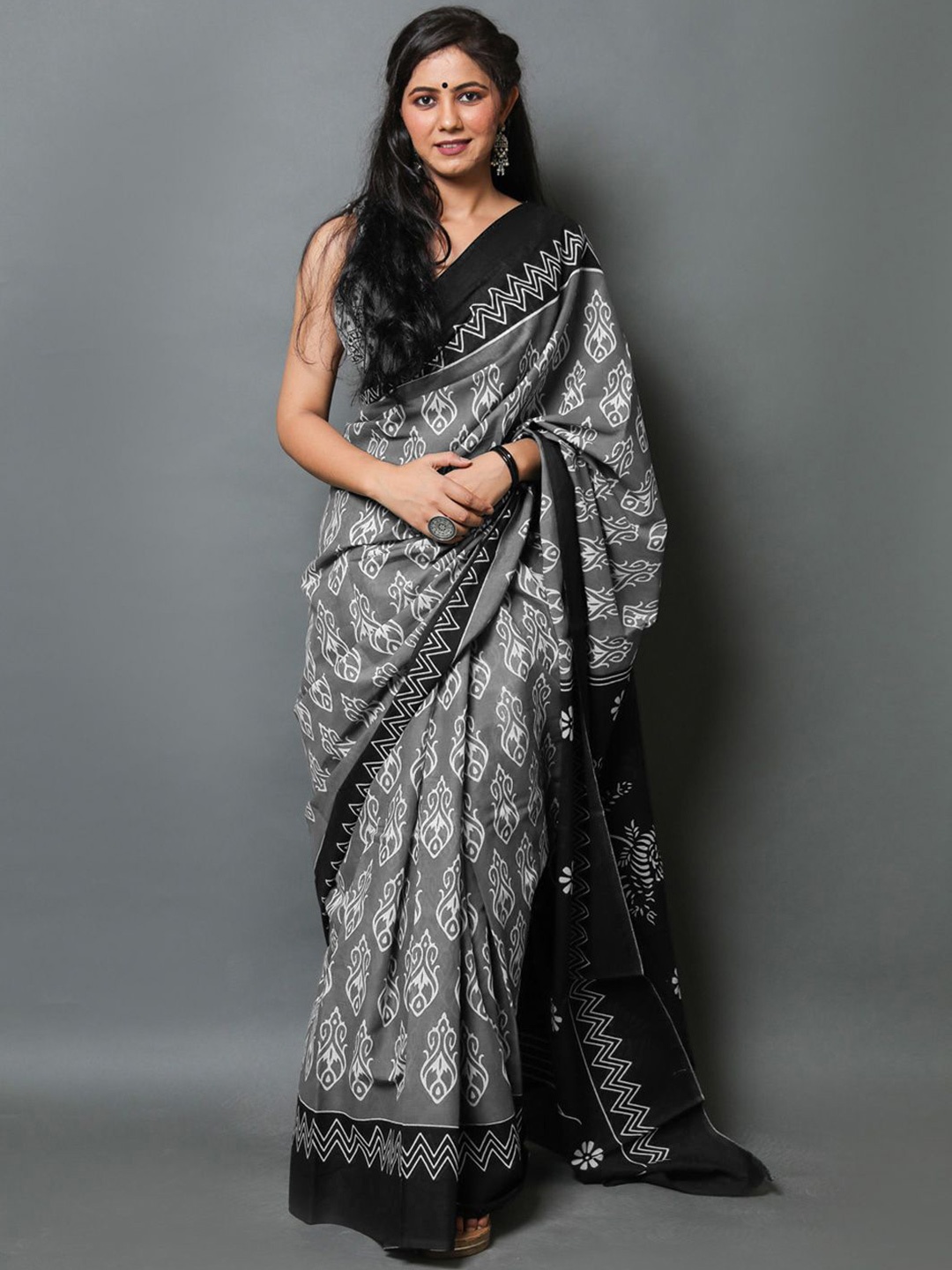 

KALINI Ethnic Motifs Printed Pure Cotton Saree, Grey