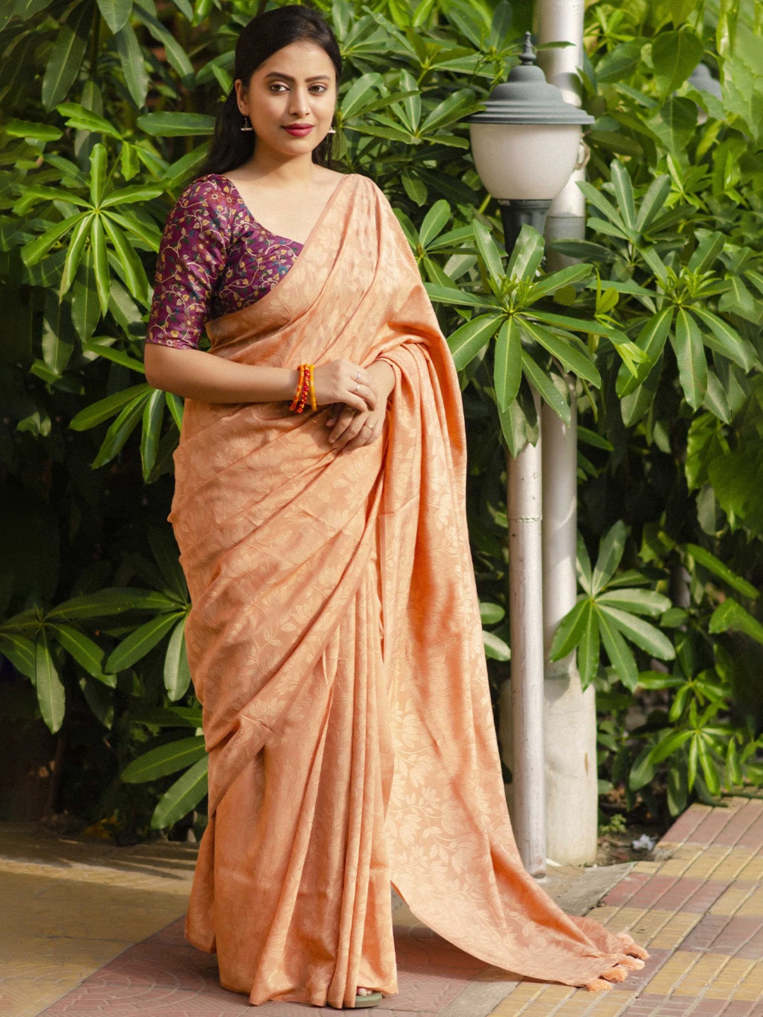 

Panzora Woven Design Saree, Peach