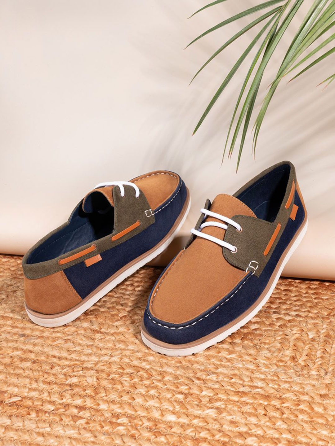 

Styli Men Colourblocked Lace Up Dockside Shoes, Brown